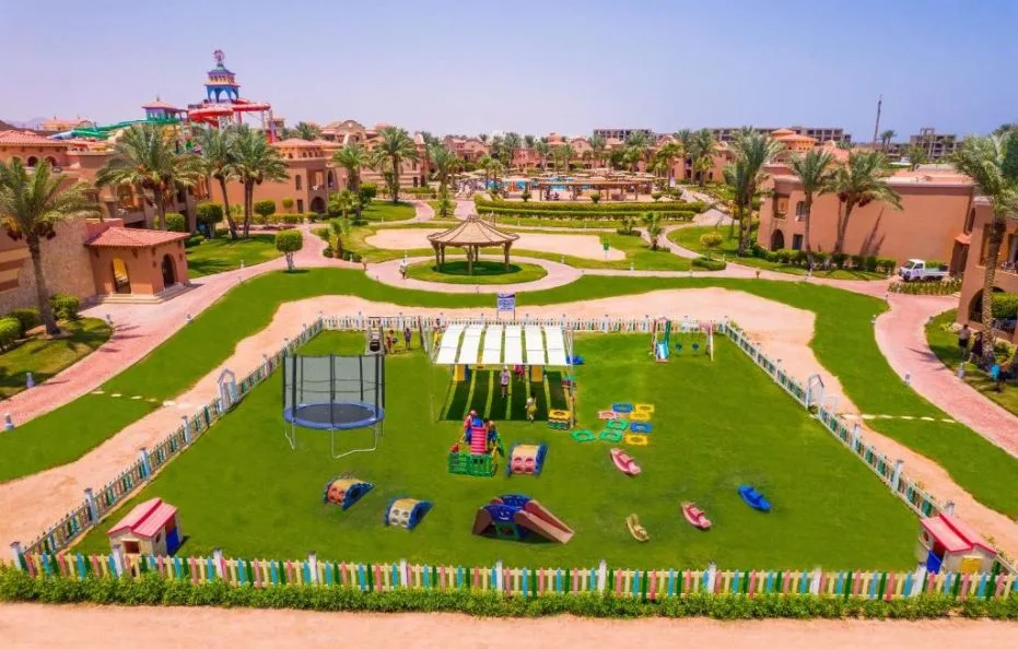 Charmillion Garden Aquapark, EG