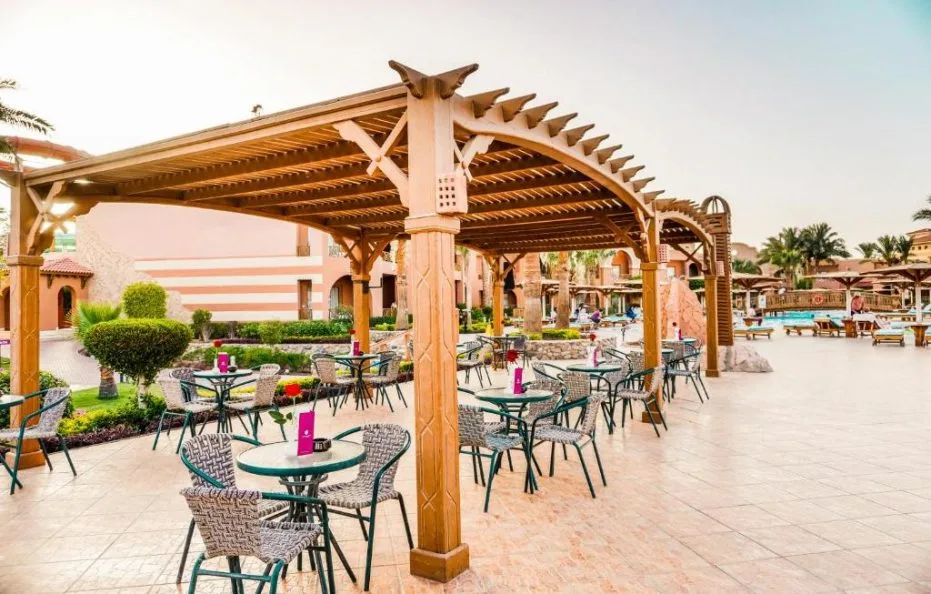 Charmillion Garden Aquapark, EG