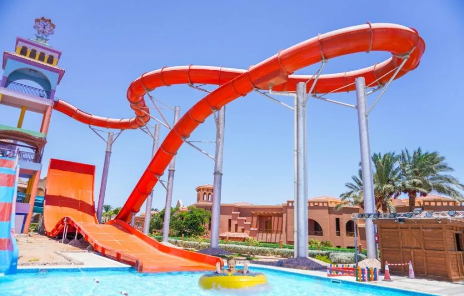 Charmillion Garden Aquapark, EG