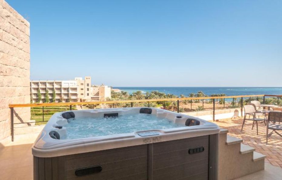 Fort Arabesque Resort, Spa & Villas is in Makadi Bay, EG