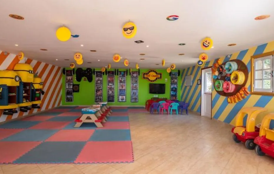 Fort Arabesque Resort, Spa & Villas is in Makadi Bay, EG