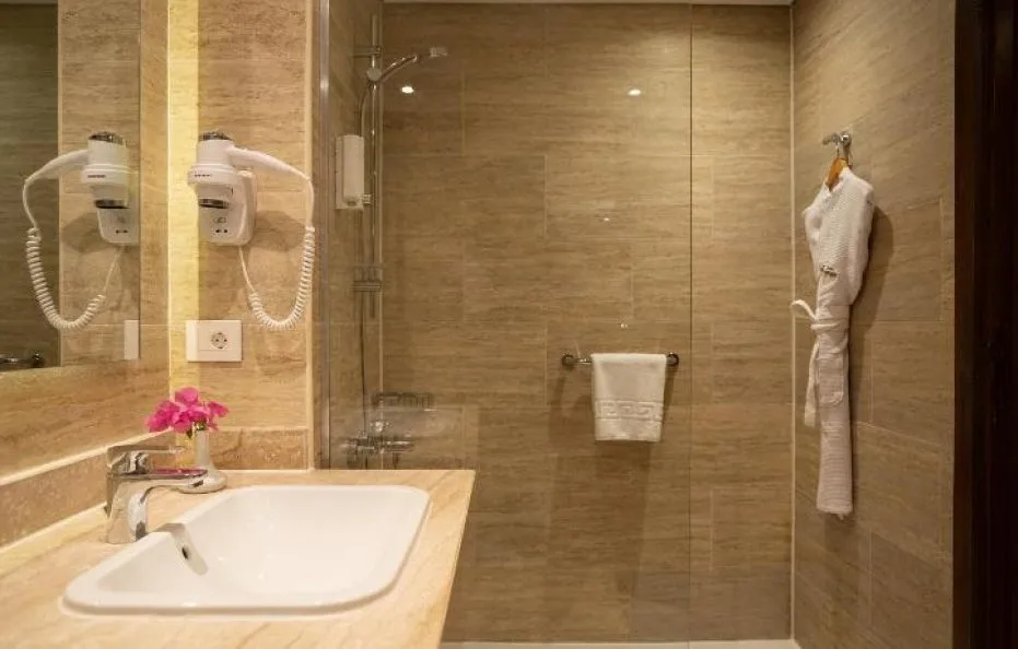 Fort Arabesque Resort, Spa & Villas is in Makadi Bay, EG