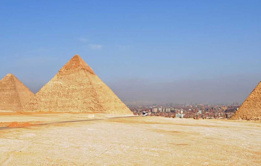 SFT Full-day tour of Giza Pyramids, Sphinx, and Egyptian Museum with lunch from Cairo