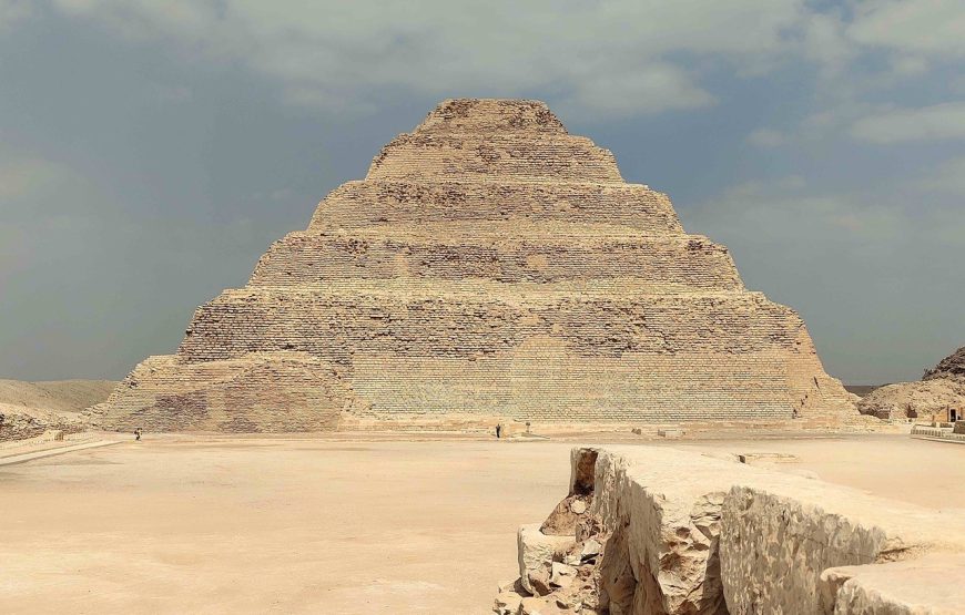 Full day tour of Memphis, Sakkara, Giza Pyramids and Sphinx from Cairo