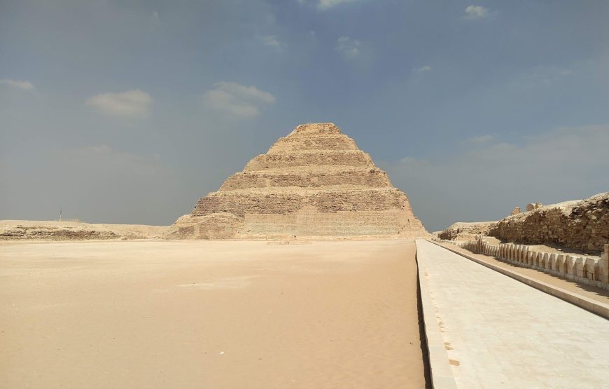 Full day tour of Memphis, Sakkara, Giza Pyramids and Sphinx from Cairo