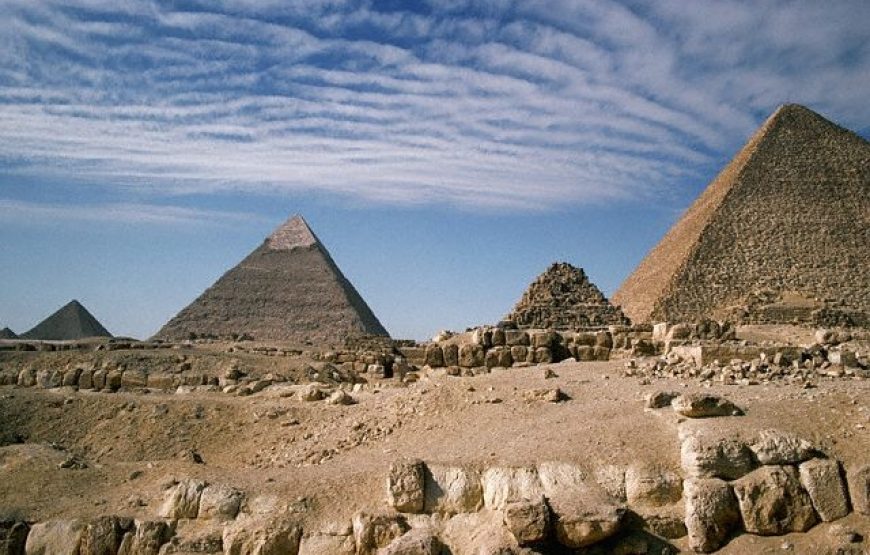 Tour to Giza Pyramids and Sphinx