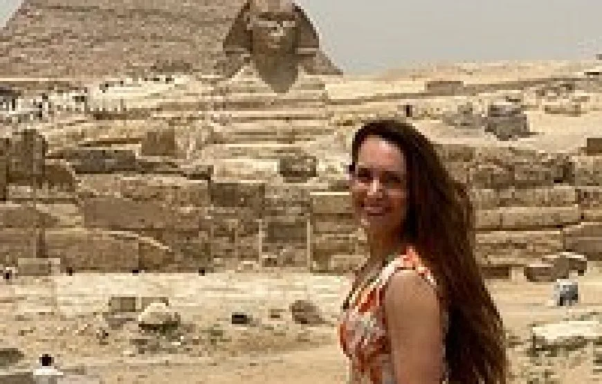 Tour to Giza Pyramids and The Egyptian Museum
