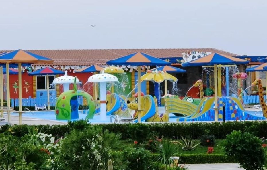 Hawaii Paradise Aqua Park Resort – Families and Couples Only , EG