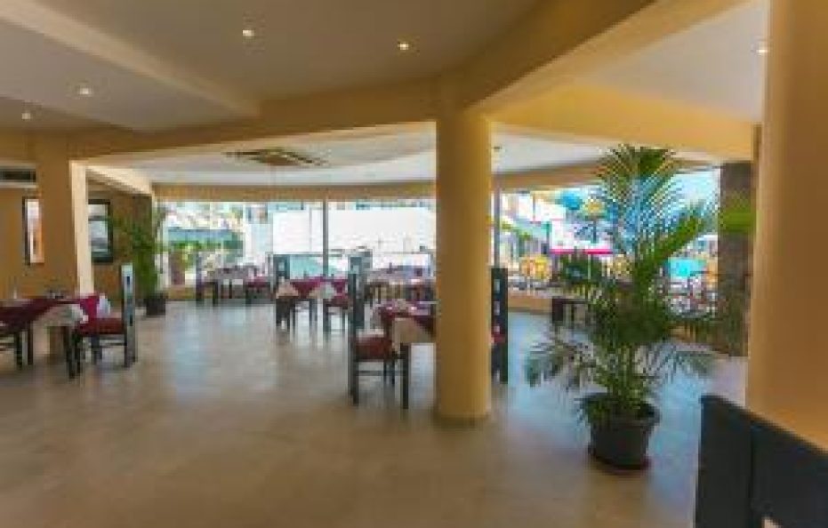 La Rosa Waves Beach – Couple & Families Only,EG