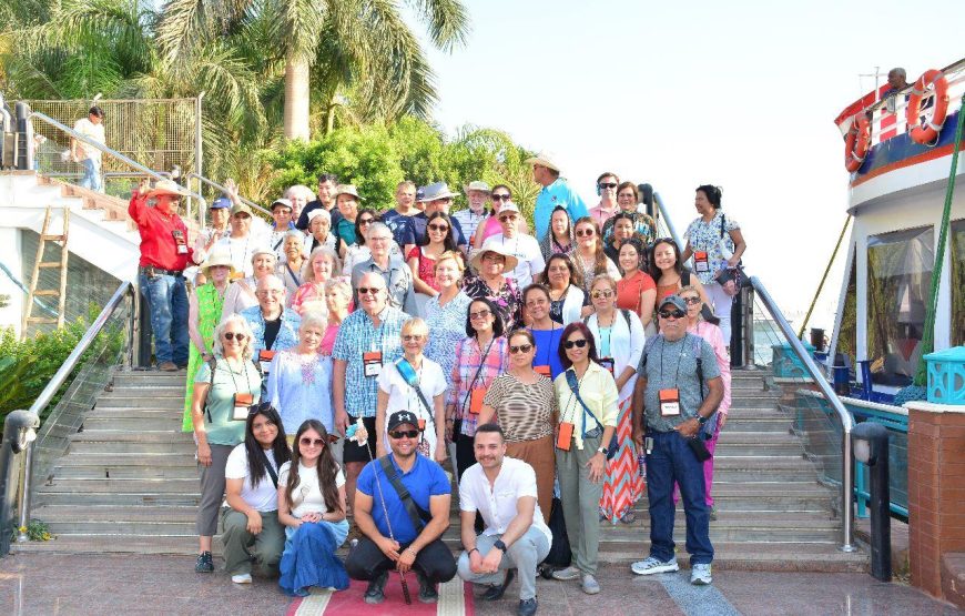 Nile Crystal Tobaz Boat (Evening Nile Cruise with dinner and show in Cairo)