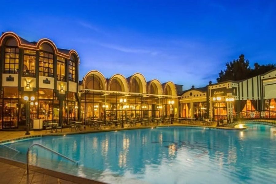 Luxurious Nile cruise ship gliding through Egypt’s scenic waterways tour